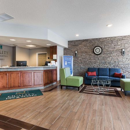 Quality Inn & Suites Ferdinand Bagian luar foto