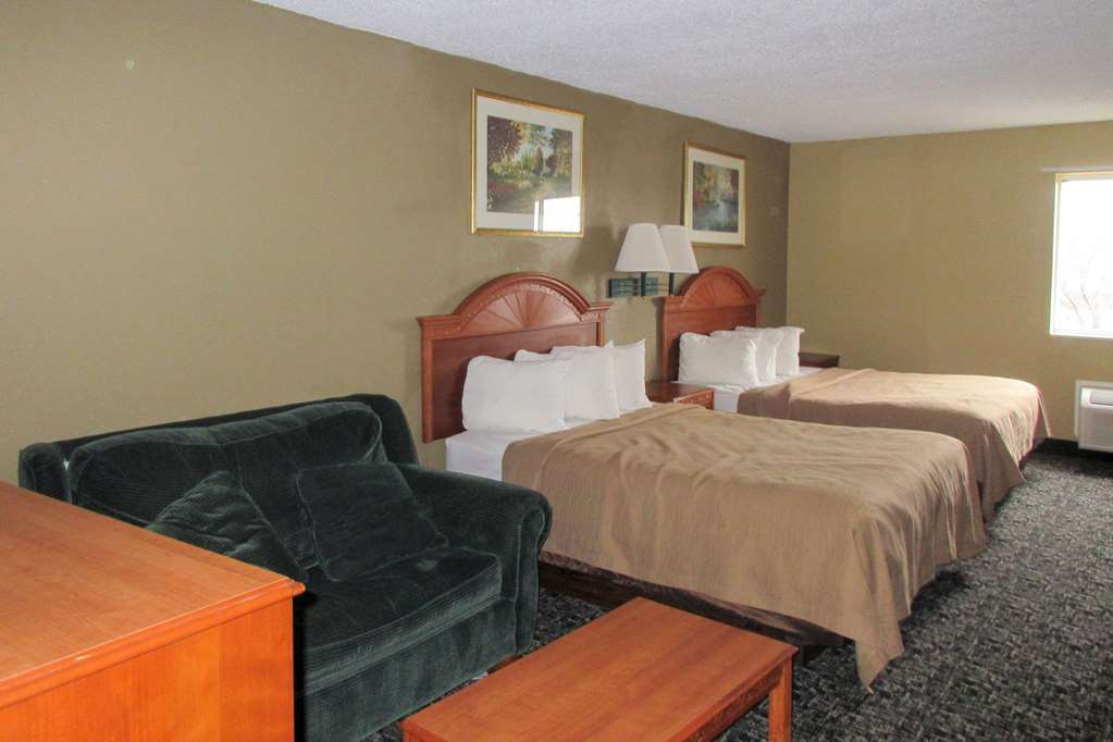 Quality Inn & Suites Ferdinand Ruang foto