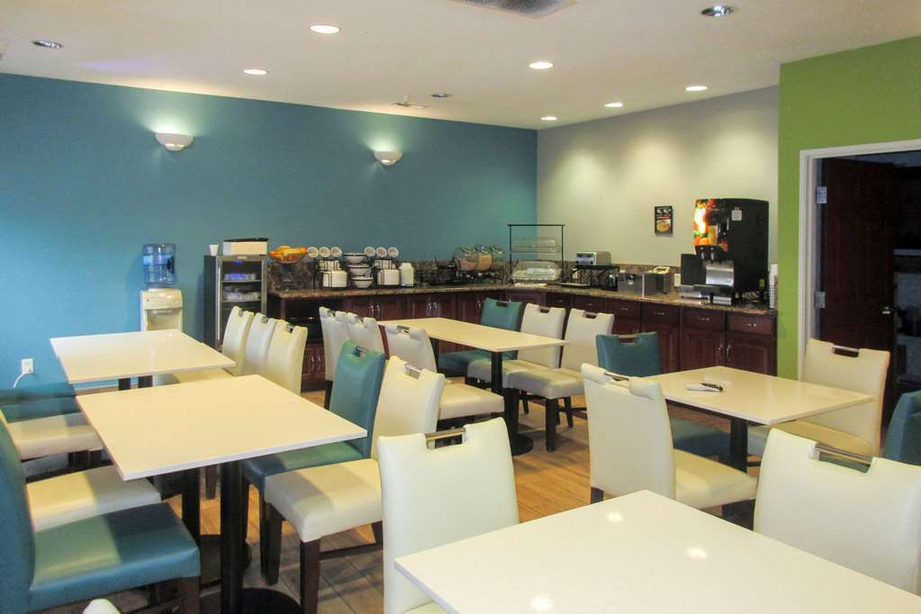 Quality Inn & Suites Ferdinand Restoran foto